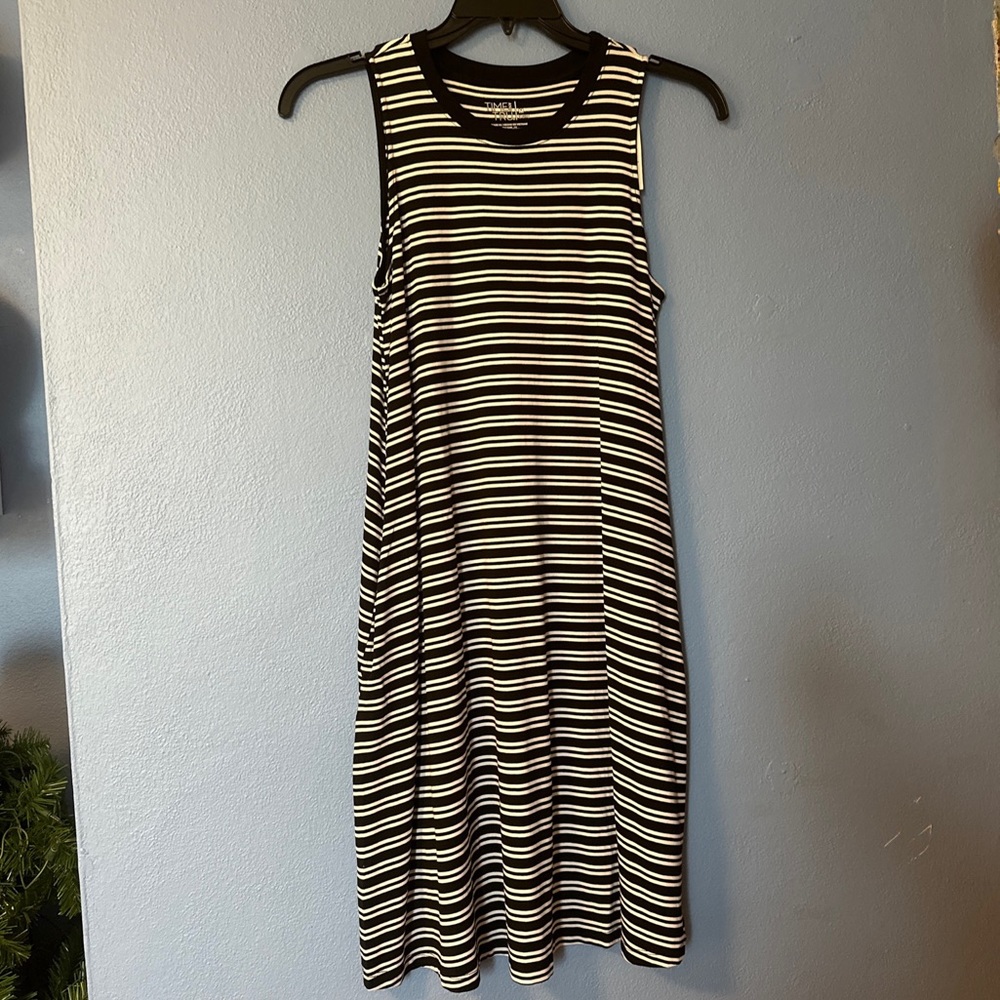 Time And Tru Round Neck Light Blue Striped Tank Sleeveless Dress w/pockets